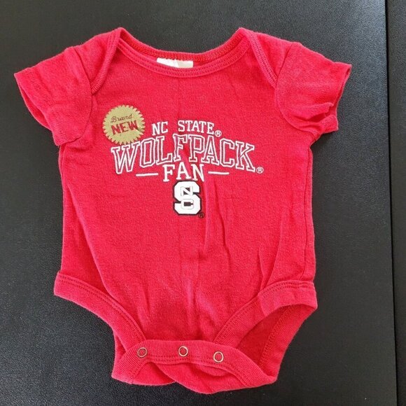 4/$25 Rivalry Threads 91 NC State Wolfpack Fan Red One Piece 0-3 Months - Picture 1 of 6